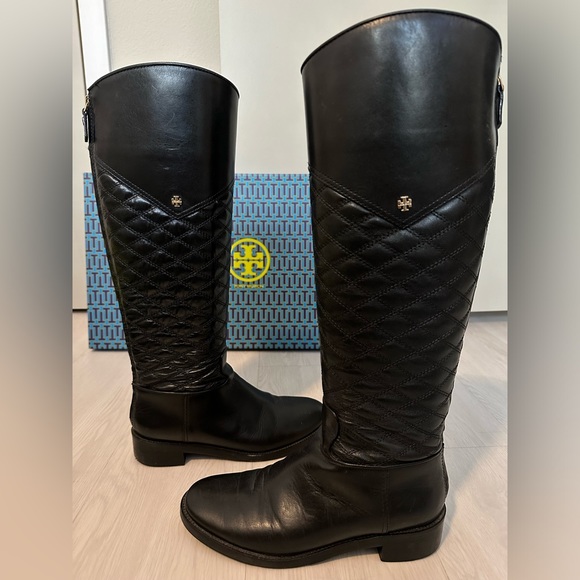 Tory Burch Claremont Quilted Vegan Leather Boot Size: 7.5 w/Gold Metal Details - Picture 3 of 13